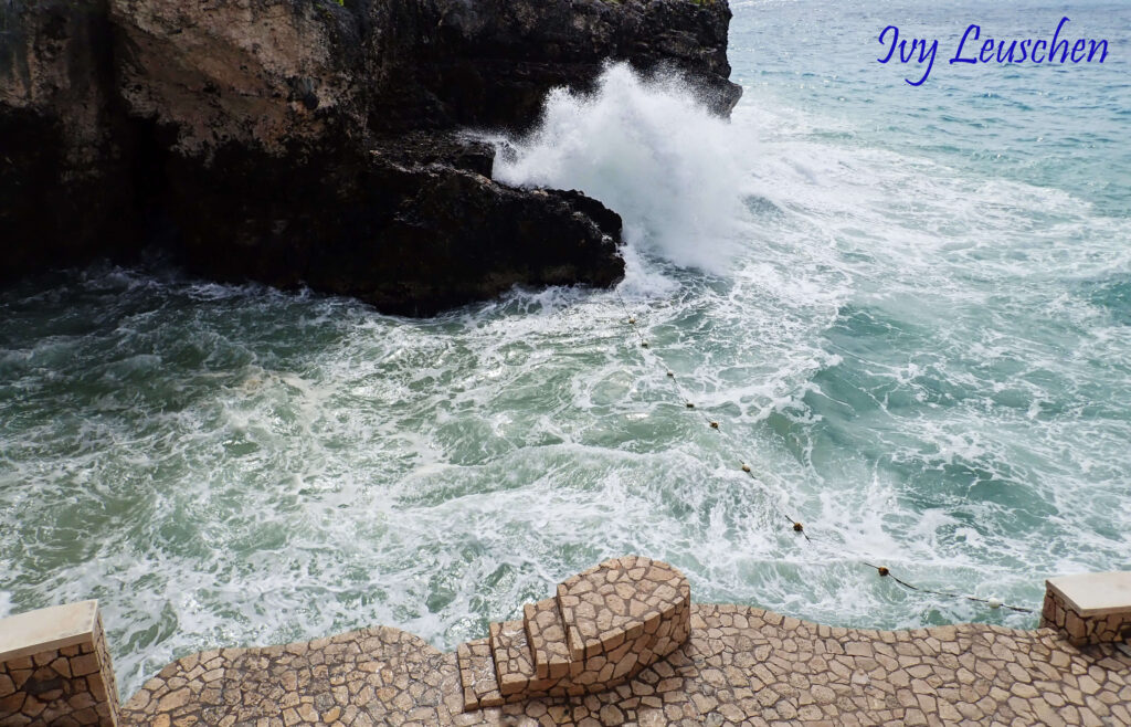 Water splashing against rock, Rick's Cafe